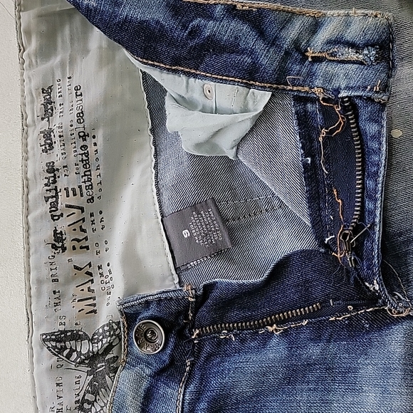 π₯ VINTAGE STUDDED Y2K LOW RISE PAINT DISGRESSED JEANS (ZIPPER NEED FIXING) - Picture 2 of 8